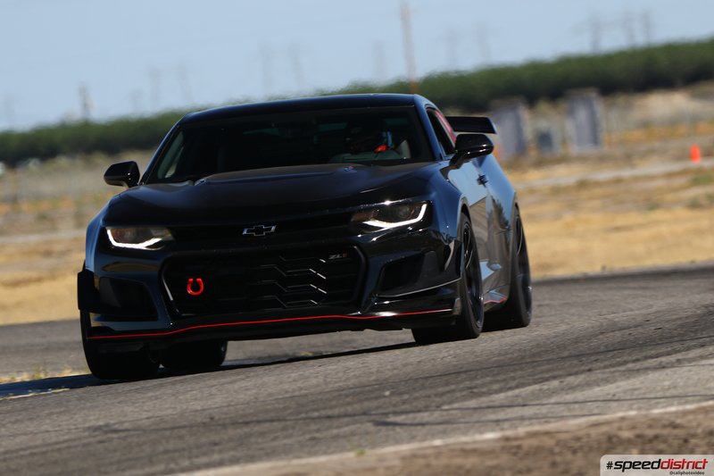 Chevrolet Camaro ZL1 black