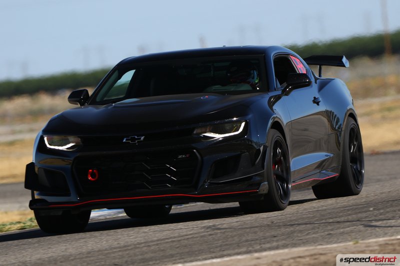 Chevrolet Camaro ZL1 black