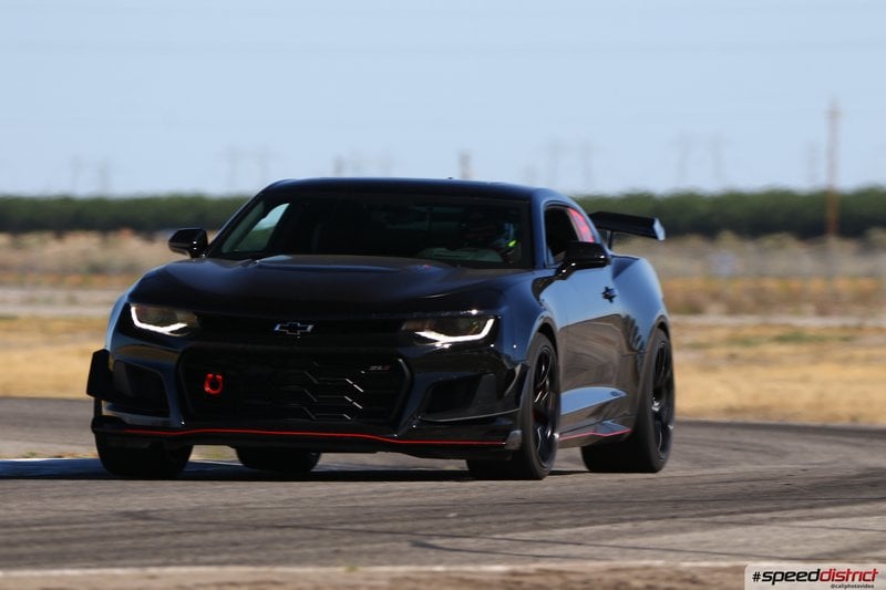 Chevrolet Camaro ZL1 black