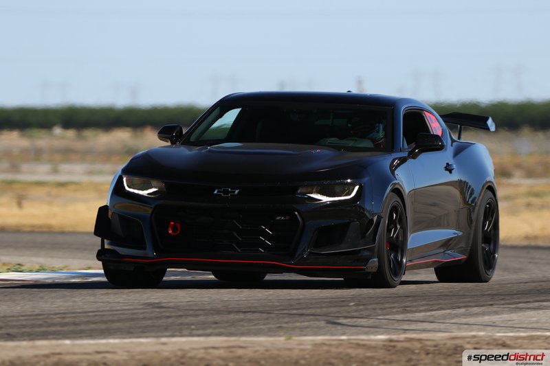 Chevrolet Camaro ZL1 black