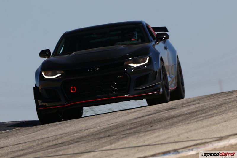 Chevrolet Camaro ZL1 black