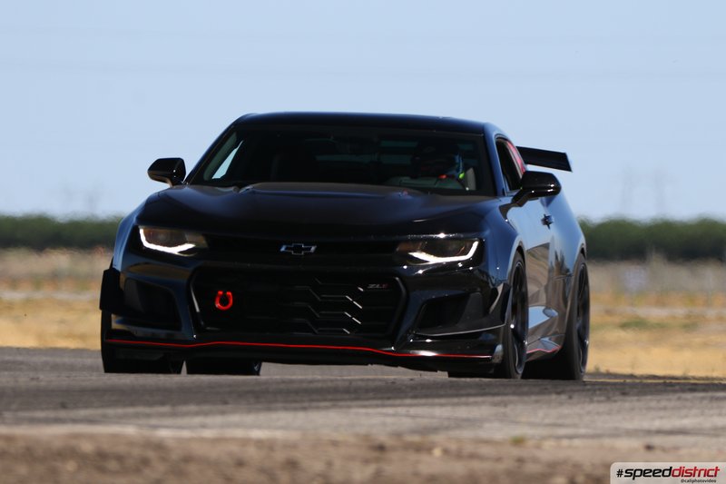 Chevrolet Camaro ZL1 black