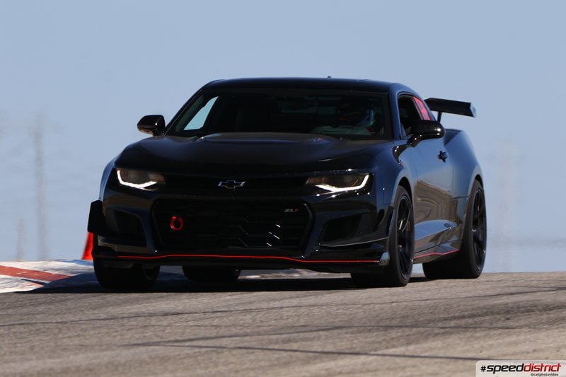 Chevrolet Camaro ZL1 black