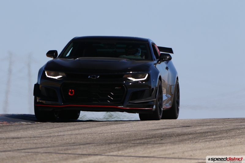 Chevrolet Camaro ZL1 black