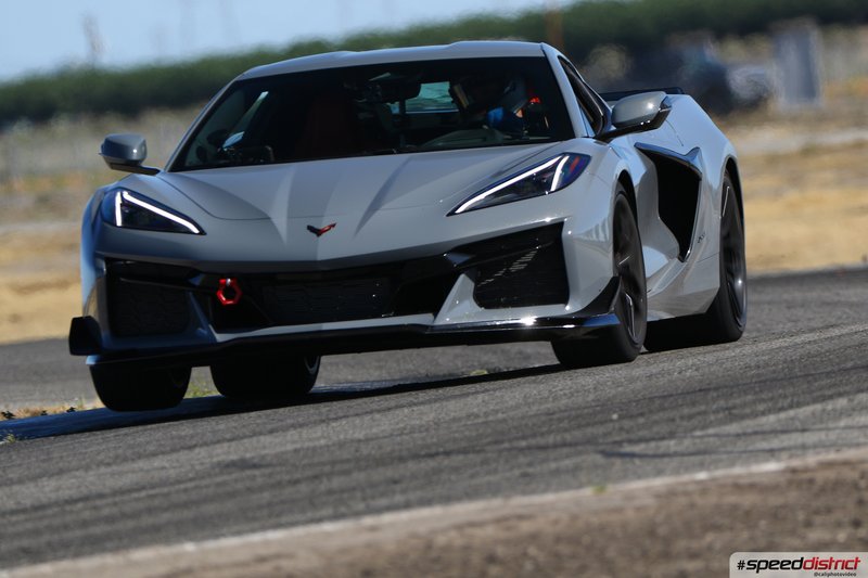 Chevrolet Corvette STI white