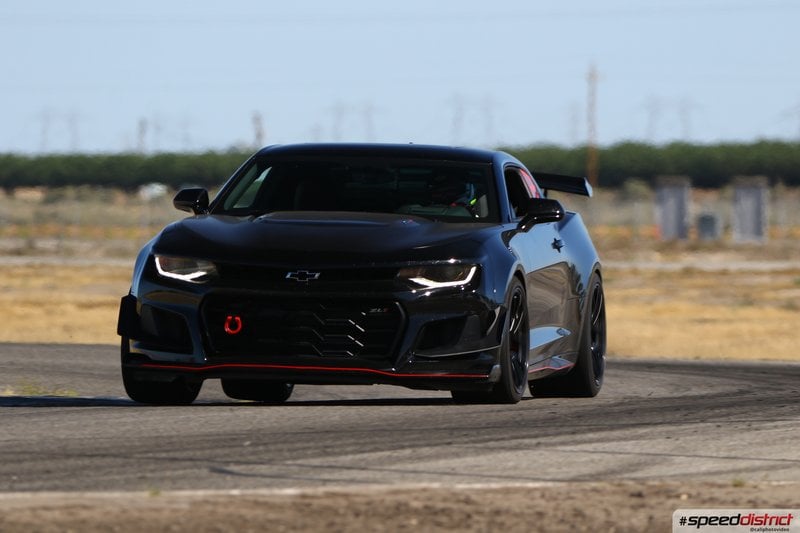 Chevrolet Camaro ZL1 black