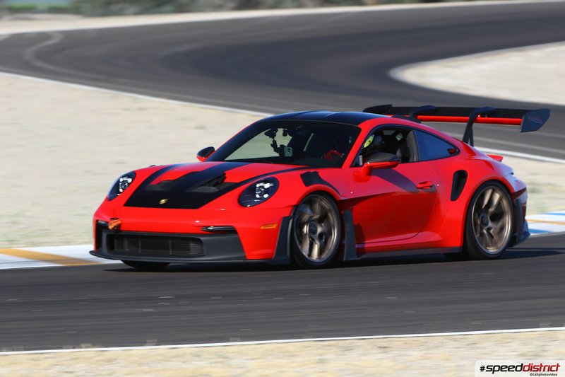 Porsche 911 GT3 RS red