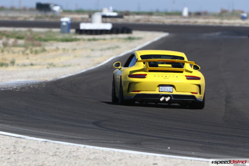 Porsche 911 GT3 RS yellow