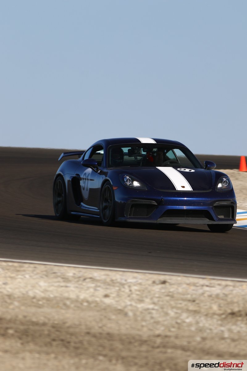 Porsche Cayman GT4 blue