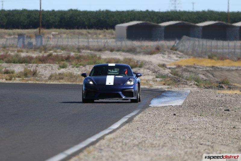 Porsche Cayman GT4 blue