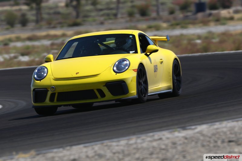 Porsche 911 GT3 RS yellow
