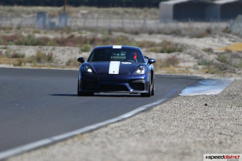 Porsche Cayman GT4 blue