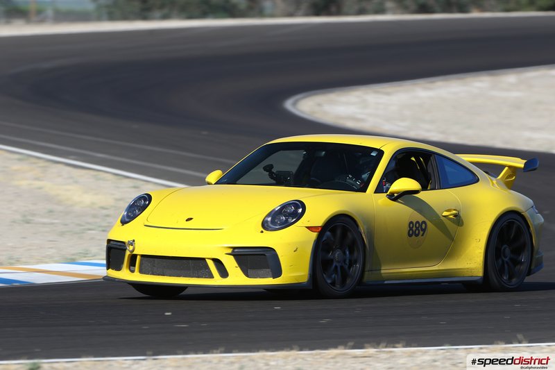 Porsche 911 GT3 RS yellow