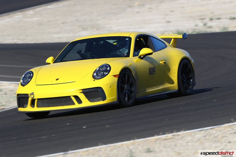 Porsche 911 GT3 RS yellow