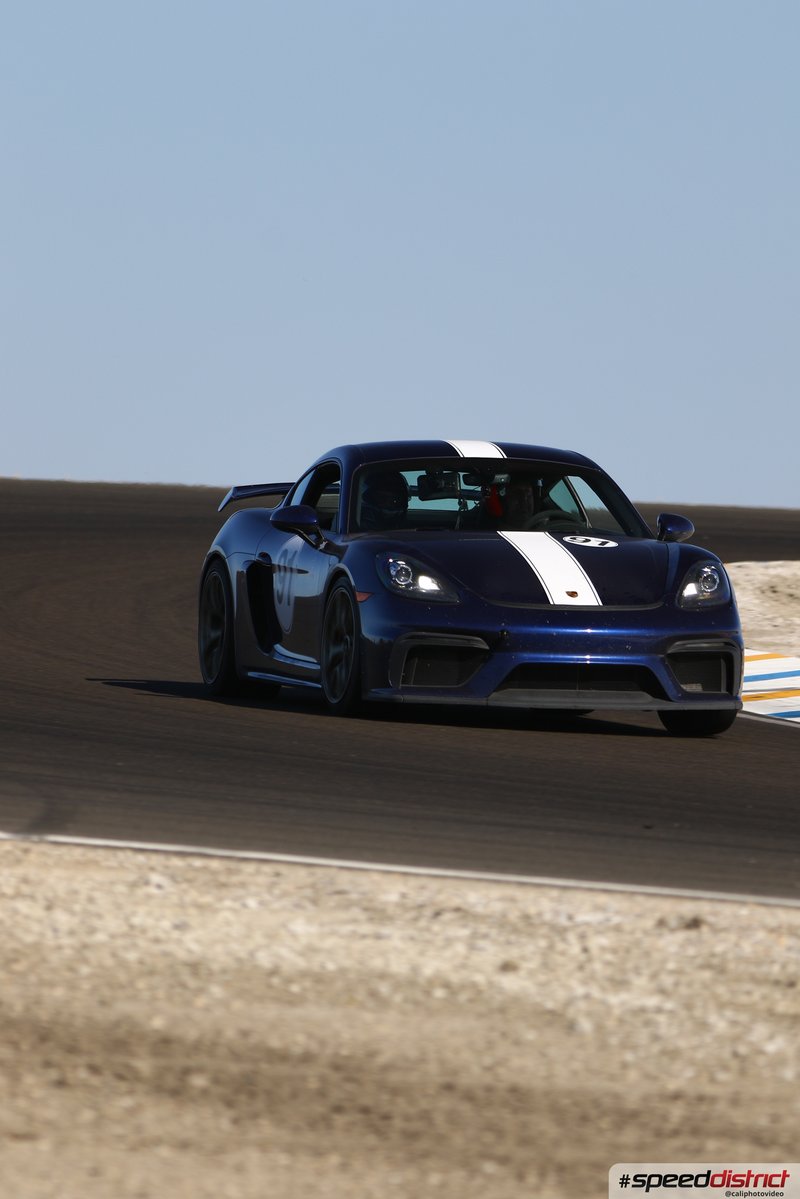 Porsche Cayman GT4 blue