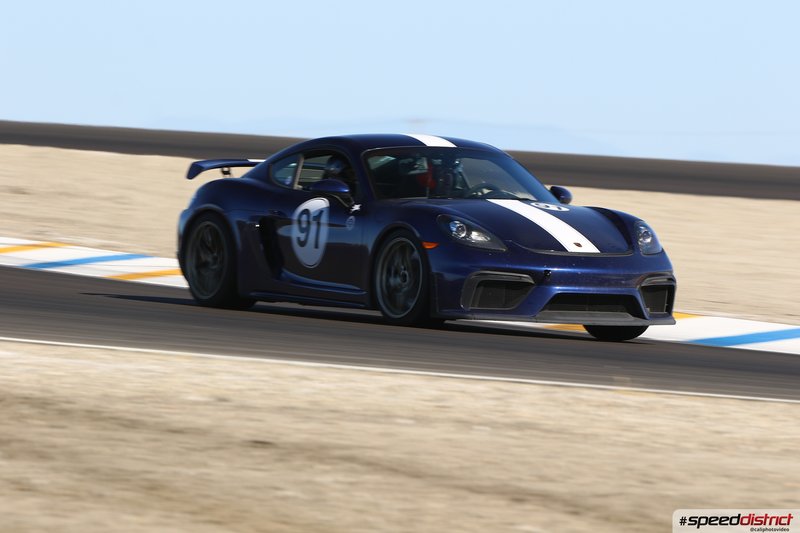 Porsche Cayman GT4 blue