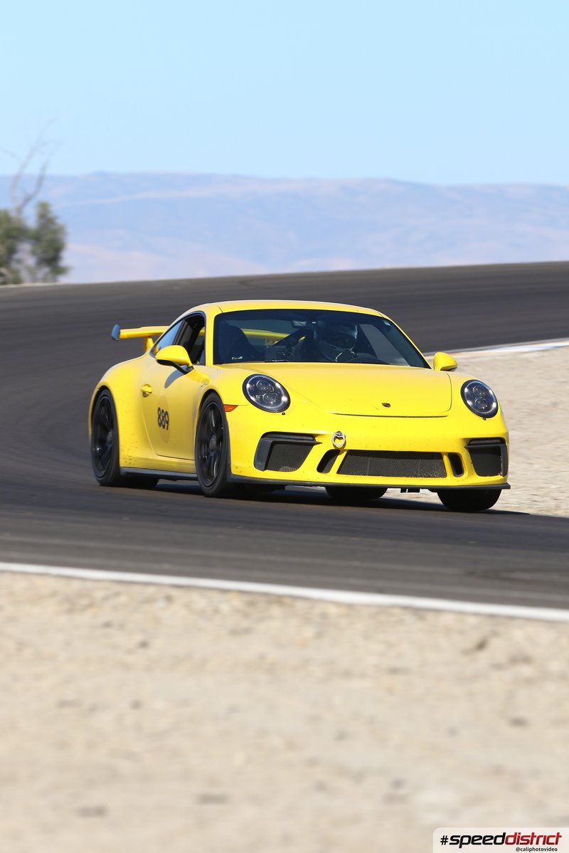 Porsche 911 GT3 RS yellow