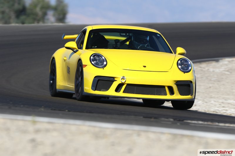 Porsche 911 GT3 RS yellow