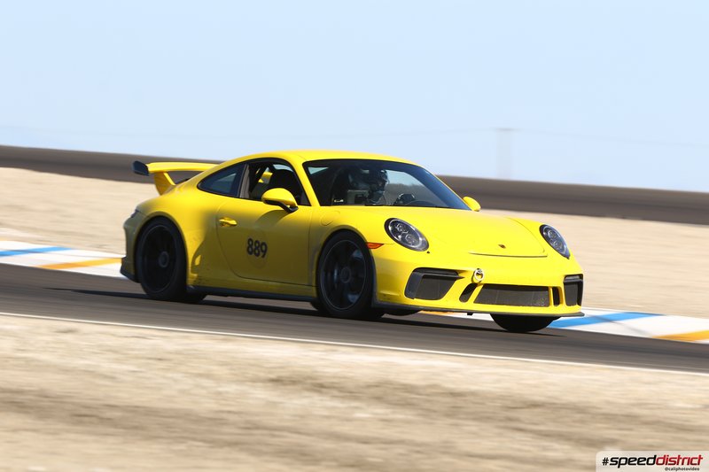 Porsche 911 GT3 RS yellow