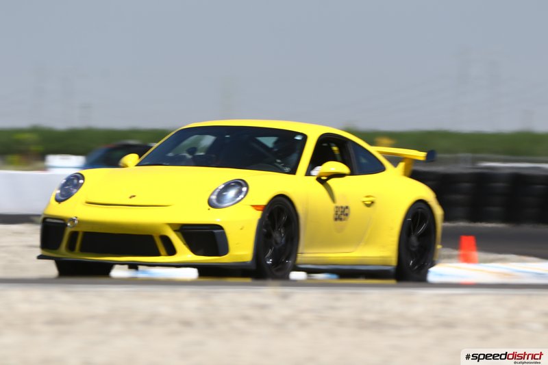 Porsche 911 GT3 RS yellow