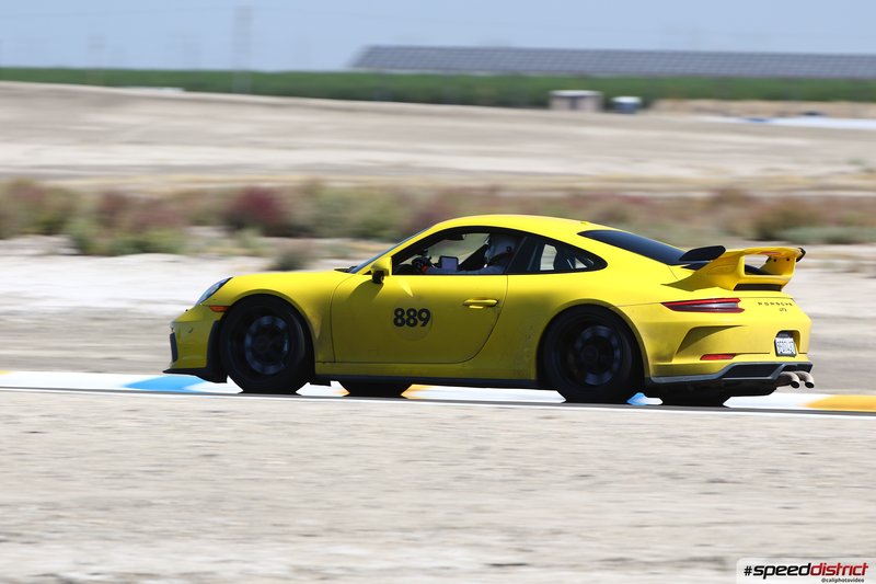 Porsche 911 GT3 RS yellow