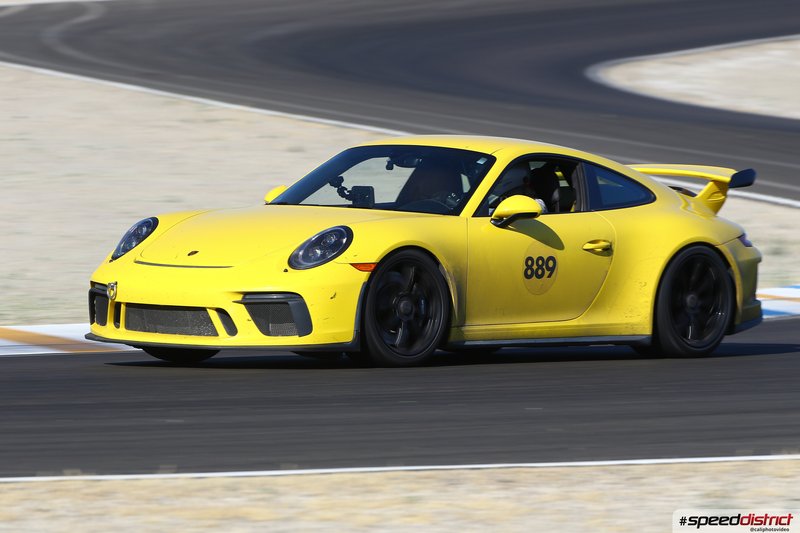 Porsche 911 GT3 RS yellow