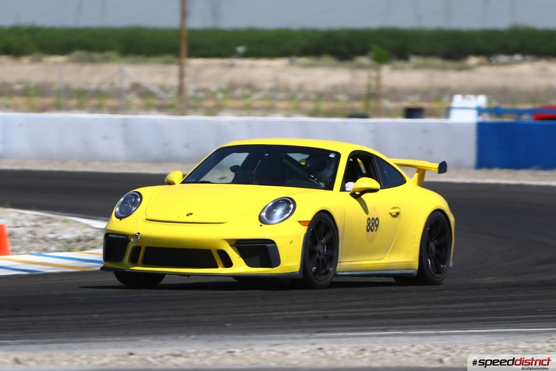 Porsche 911 GT3 RS yellow