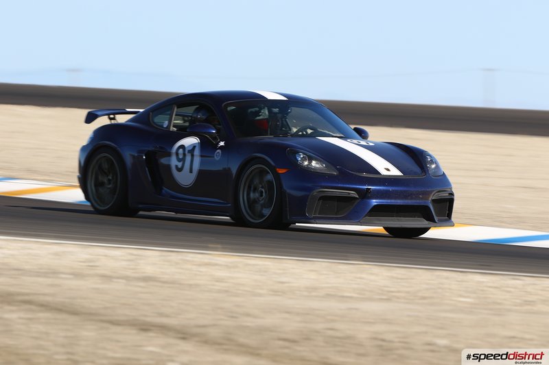 Porsche Cayman GT4 blue