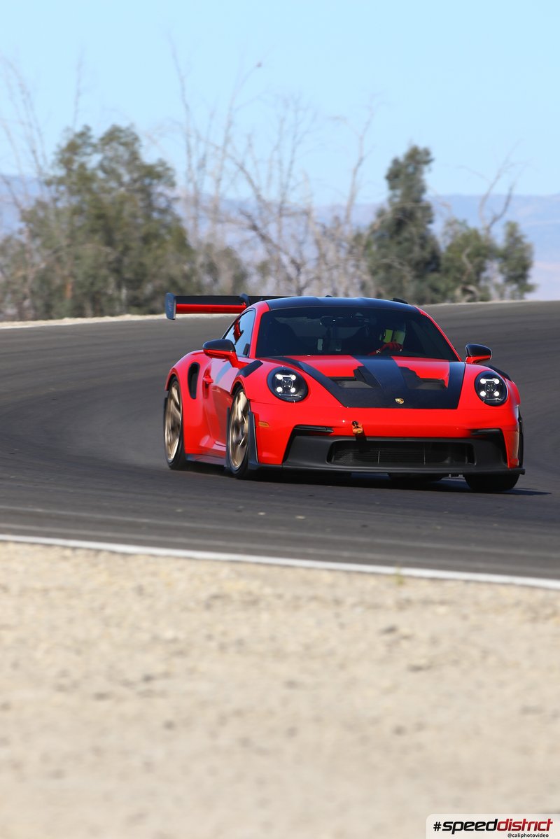 Porsche 911 GT3 RS red