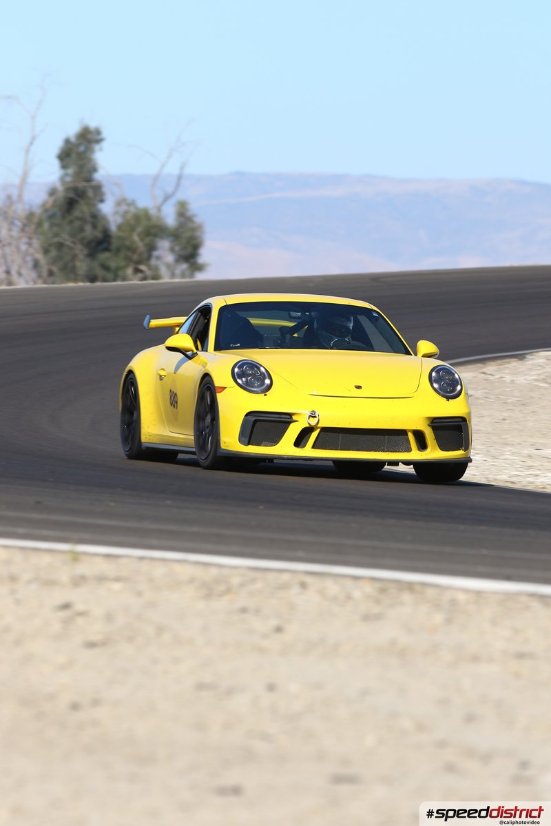 Porsche 911 GT3 yellow