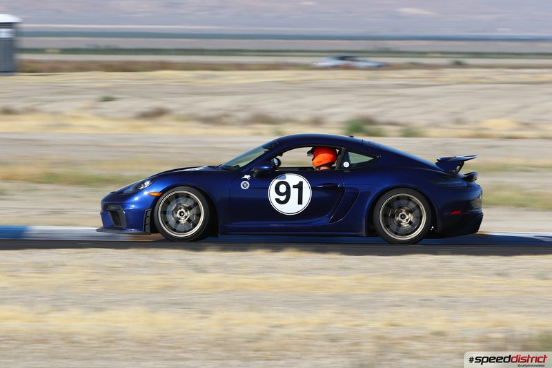 Porsche Cayman GT4