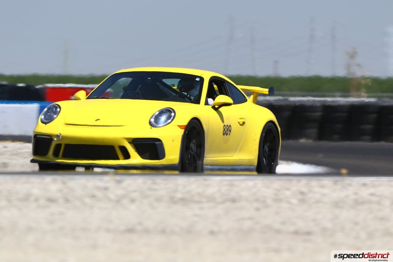 Porsche 911 GT3 RS yellow