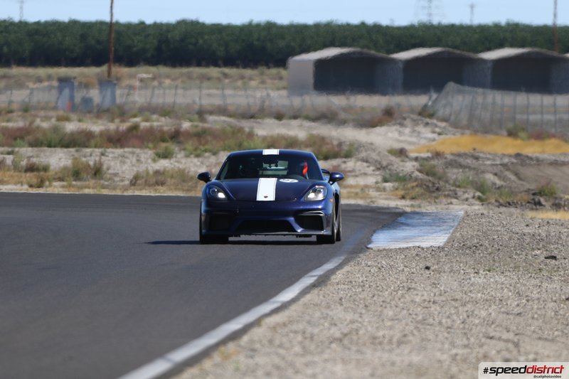 Porsche Cayman GT4 blue
