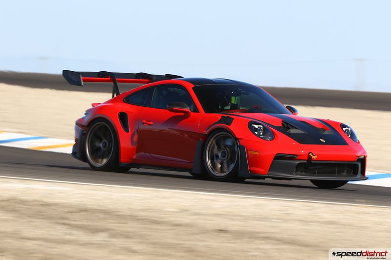 Porsche 911 GT3 RS red