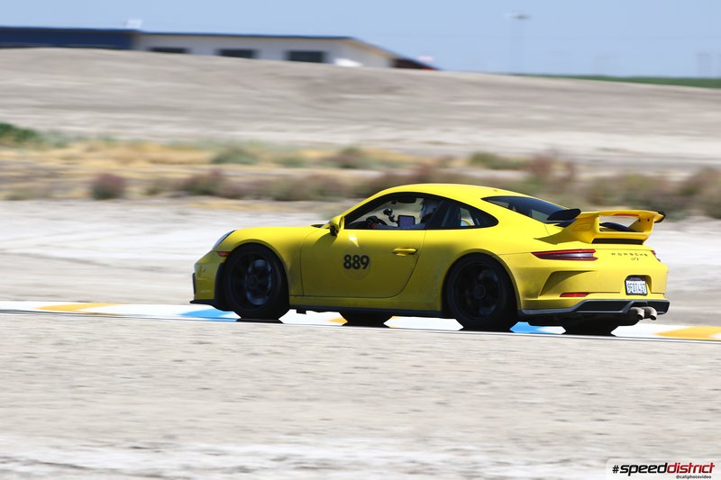 Porsche 911 GT3 RS yellow