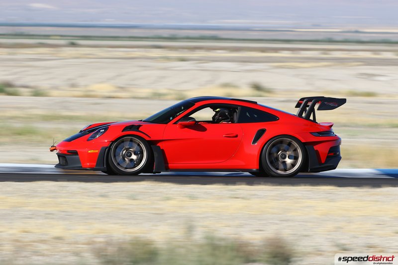 Porsche 911 GT3 RS red