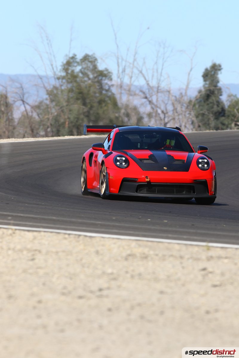 Porsche 911 GT3 RS red