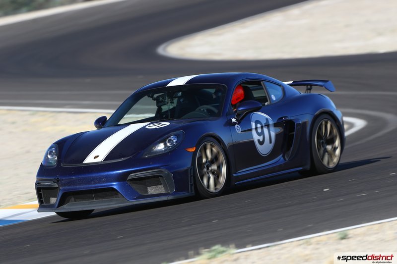 Porsche Cayman GT4 blue