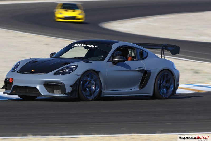 Porsche Cayman GT4