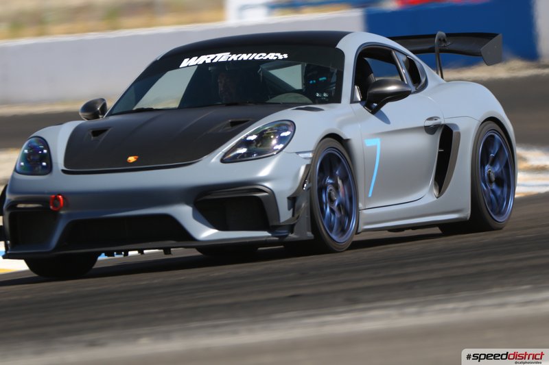 Porsche Cayman GT4