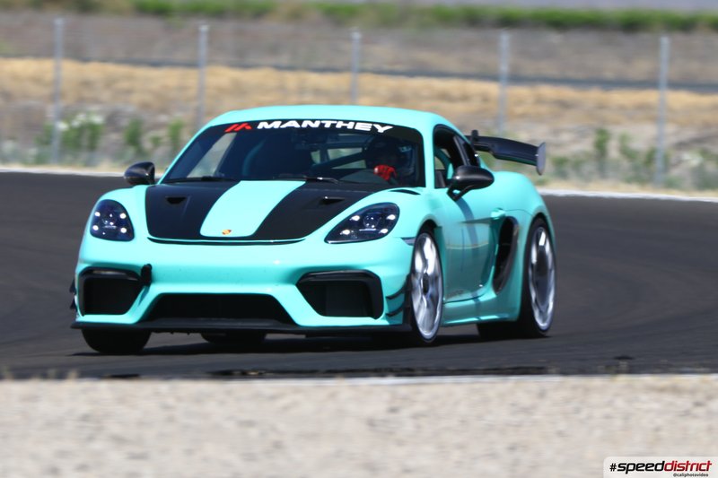Porsche Cayman GT4