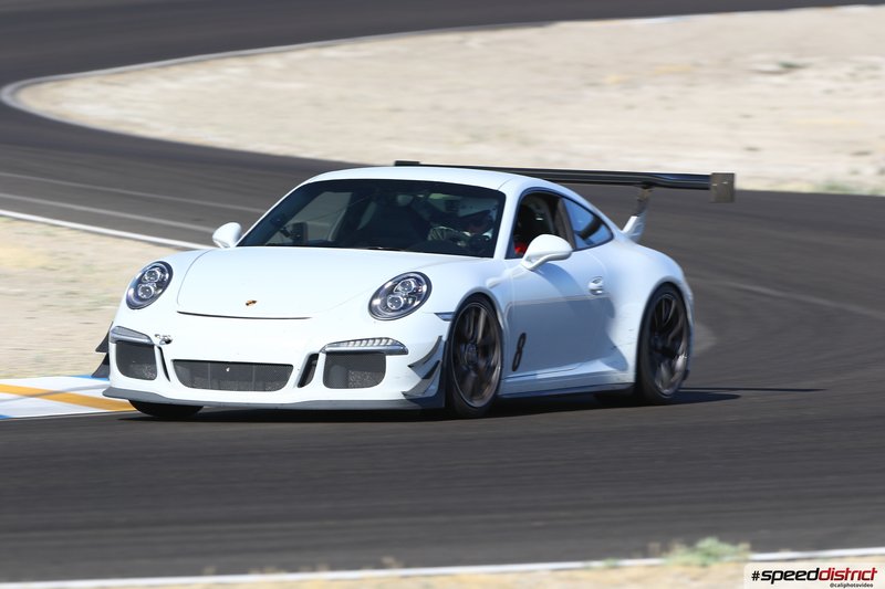 Porsche 911 GT3 RS white