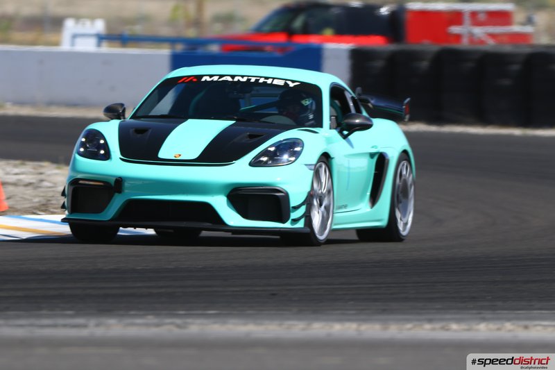 Porsche Cayman GT4
