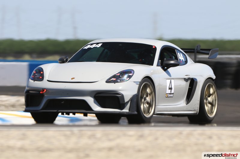 Porsche Cayman GT4