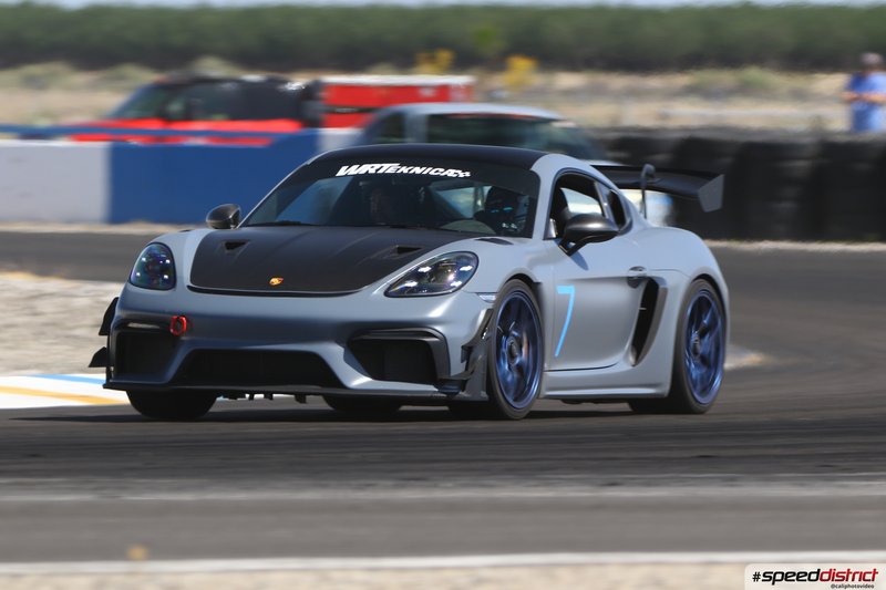 Porsche Cayman GT4
