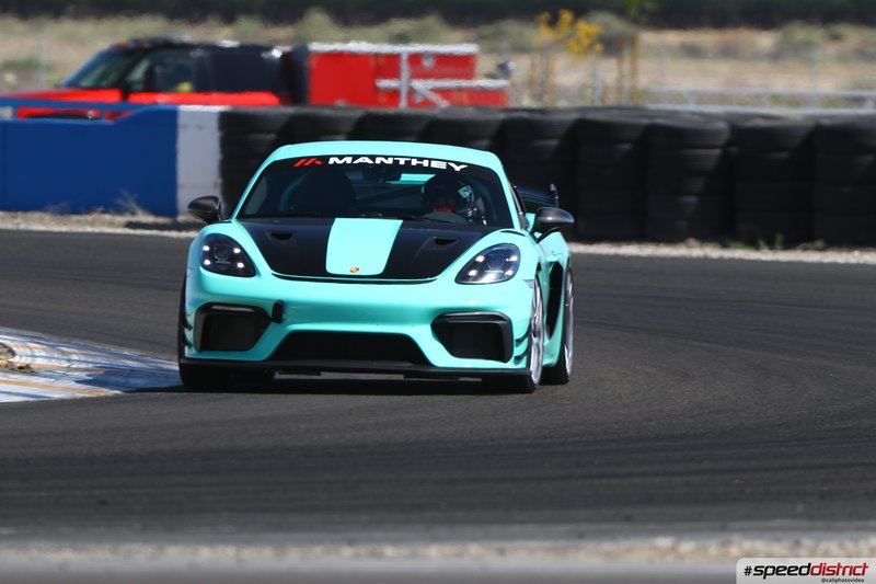 Porsche Cayman GT4 RS
