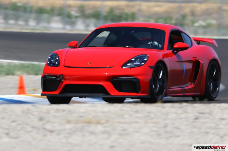 Porsche Cayman GT4