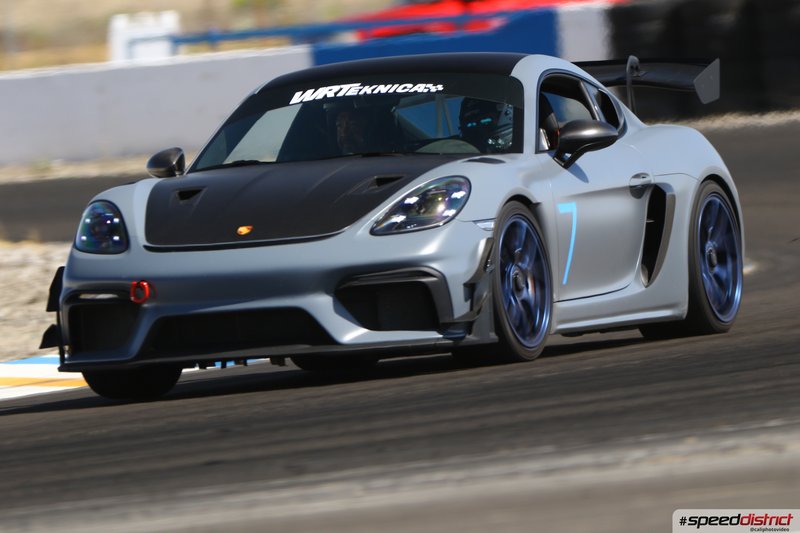 Porsche Cayman GT4