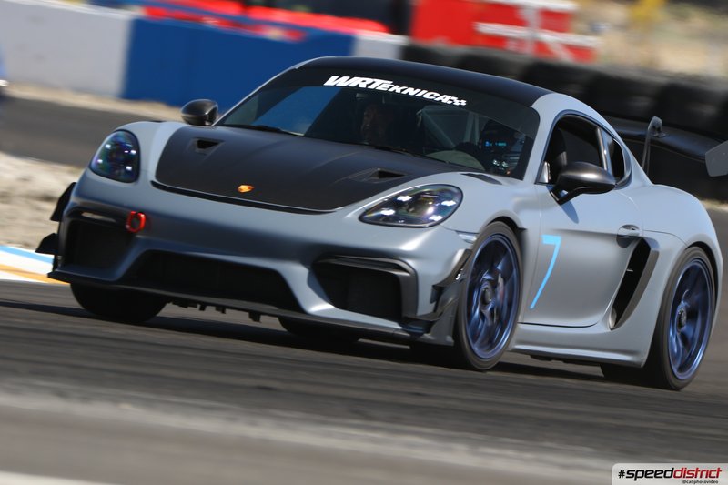 Porsche Cayman GT4