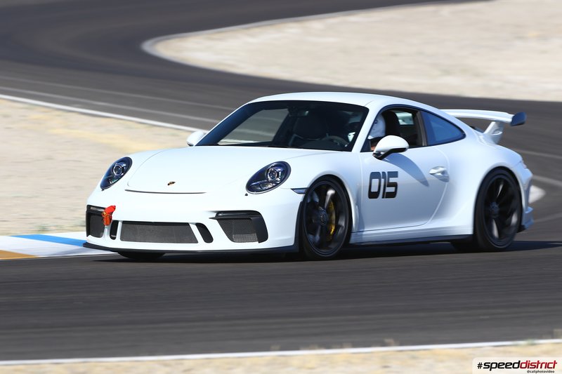 Porsche 911 GT3 RS white